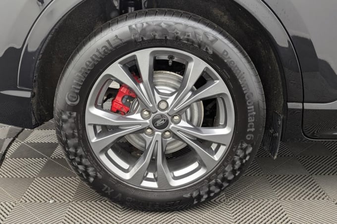 2025 Ford Kuga