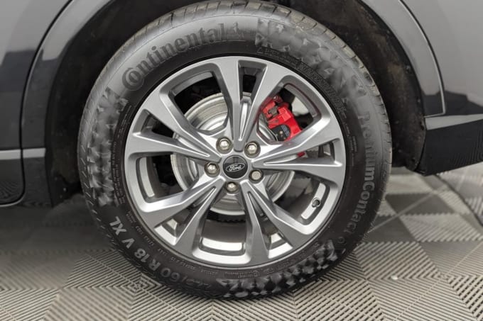 2025 Ford Kuga