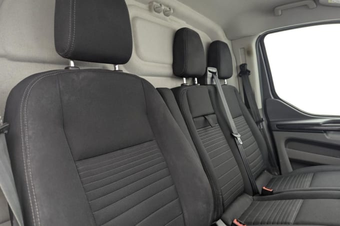 2025 Ford Transit Custom