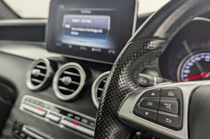 2025 Mercedes-benz Glc