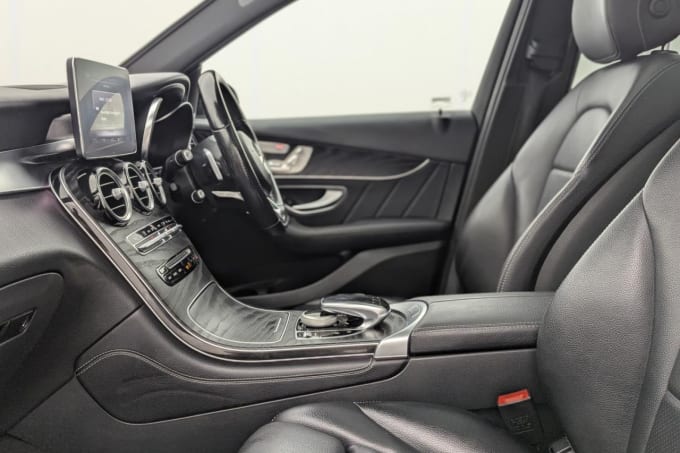 2025 Mercedes-benz Glc