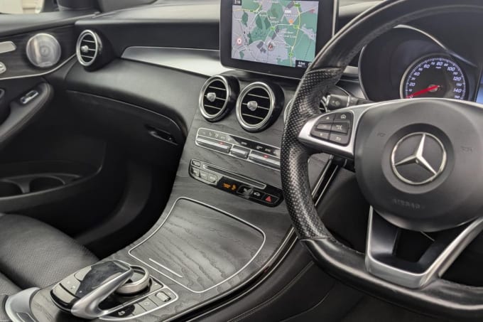 2025 Mercedes-benz Glc