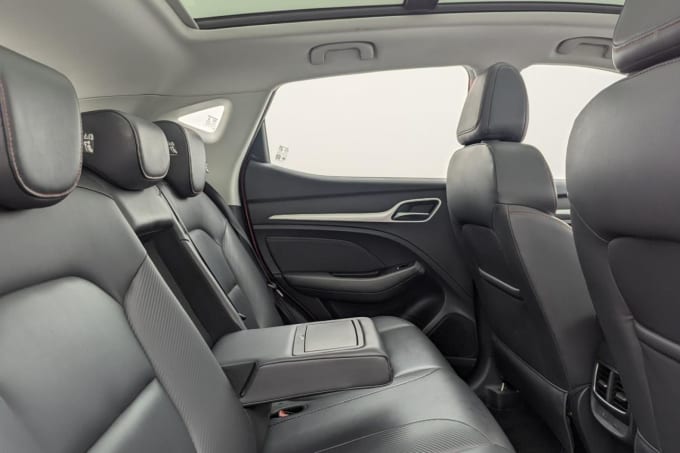 2025 Mg Mg Zs