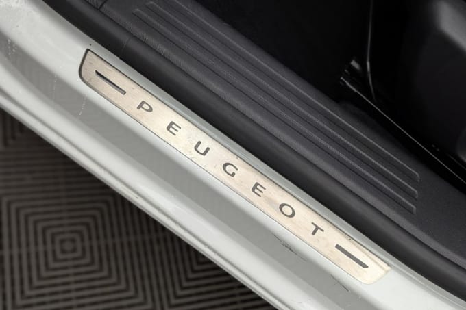 2025 Peugeot 2008