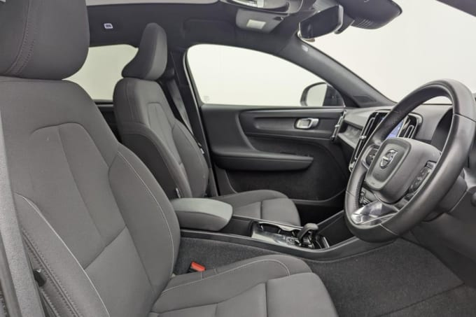 2025 Volvo C40