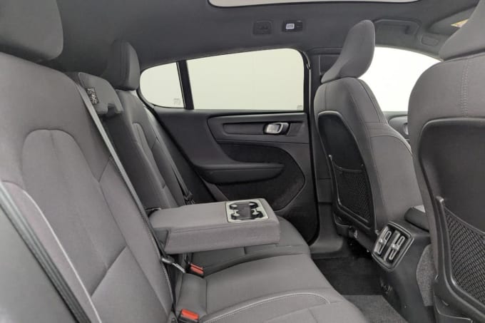 2025 Volvo C40