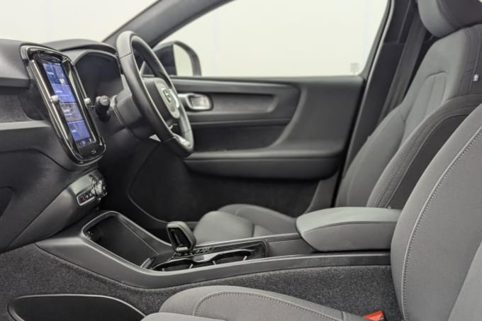 2025 Volvo C40