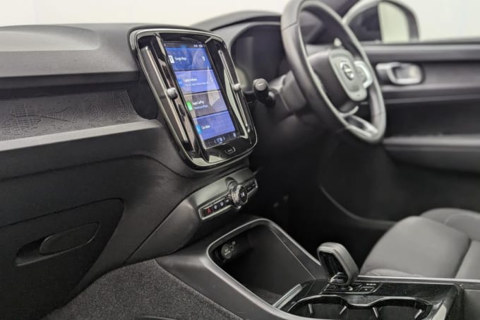 2025 Volvo C40