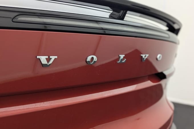 2025 Volvo C40
