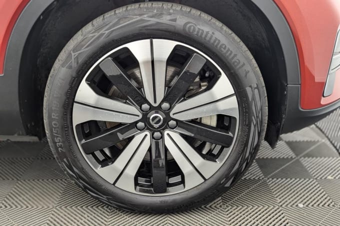 2025 Volvo C40