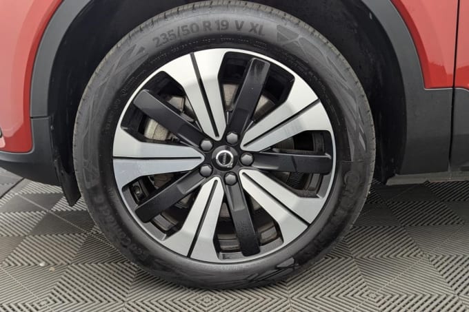 2025 Volvo C40