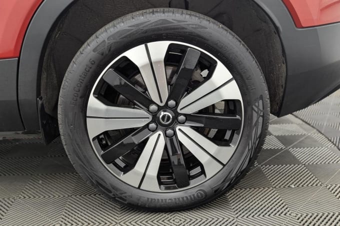 2025 Volvo C40