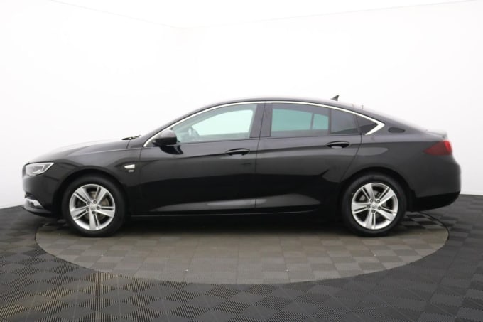 2025 Vauxhall Insignia