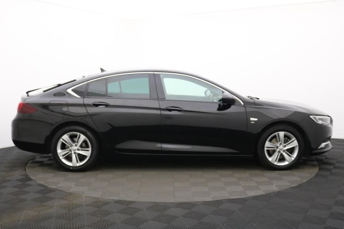 2025 Vauxhall Insignia