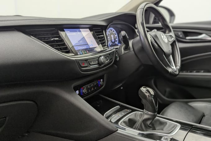 2025 Vauxhall Insignia