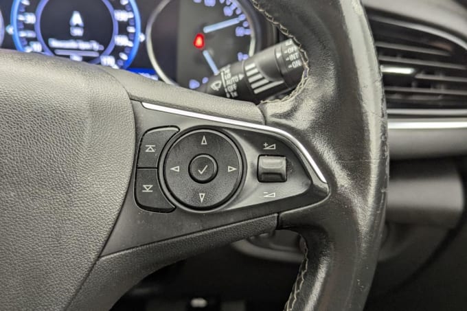 2025 Vauxhall Insignia