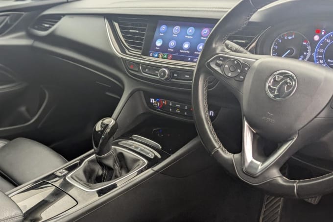 2025 Vauxhall Insignia