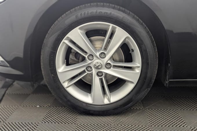 2025 Vauxhall Insignia