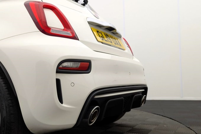 2025 Abarth 595