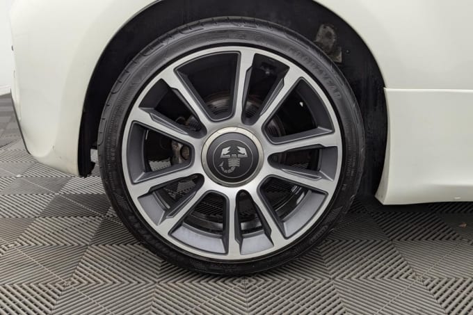 2025 Abarth 595