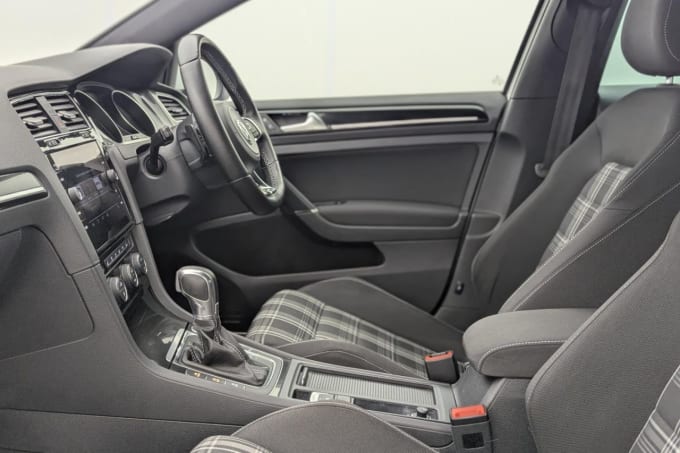 2025 Volkswagen Golf
