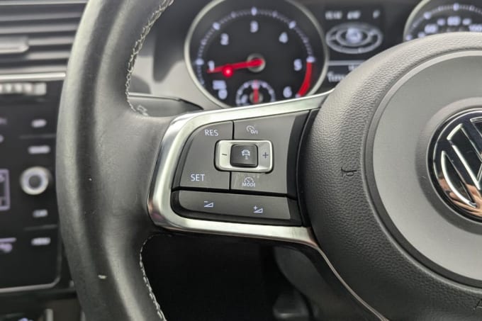 2025 Volkswagen Golf