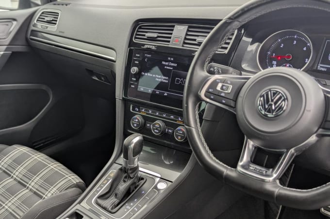 2025 Volkswagen Golf