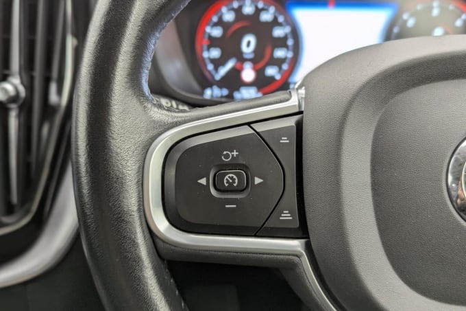 2025 Volvo Xc60