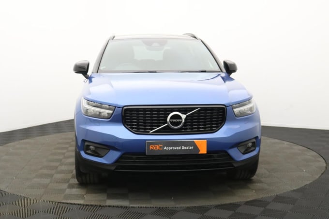 2025 Volvo Xc40