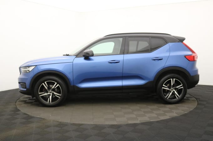 2025 Volvo Xc40