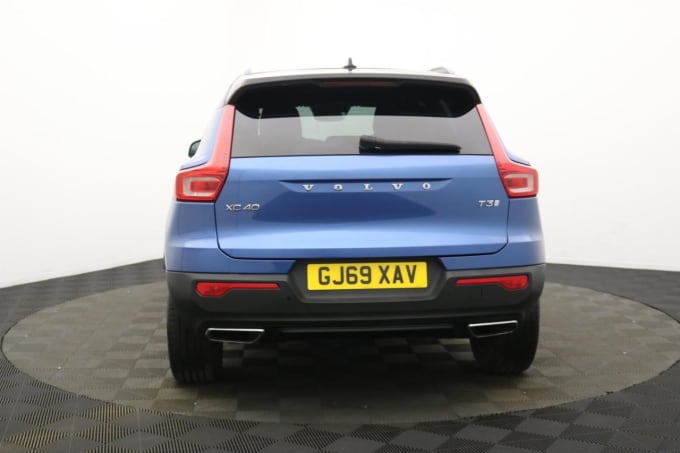 2025 Volvo Xc40