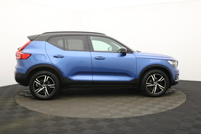 2025 Volvo Xc40