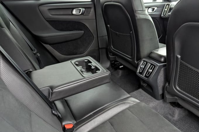 2025 Volvo Xc40