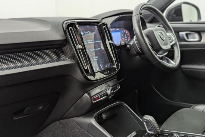 2025 Volvo Xc40