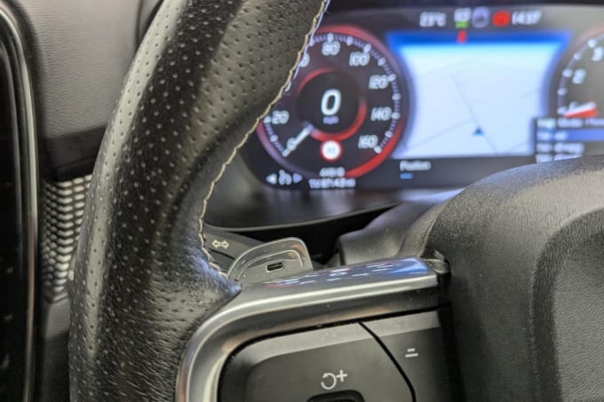 2025 Volvo Xc40