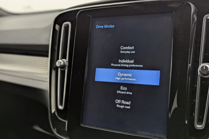 2025 Volvo Xc40