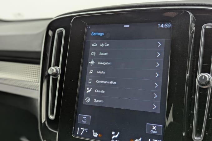 2025 Volvo Xc40
