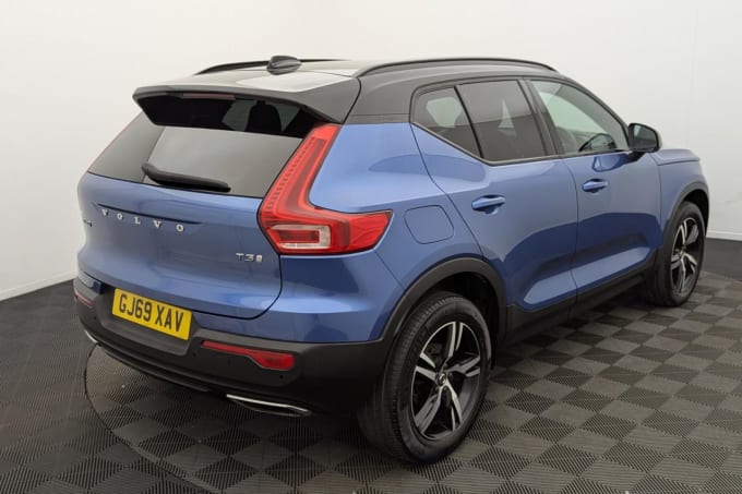 2025 Volvo Xc40