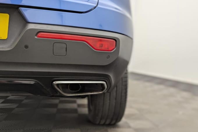 2025 Volvo Xc40