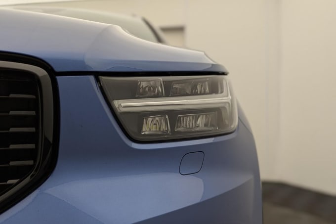 2025 Volvo Xc40