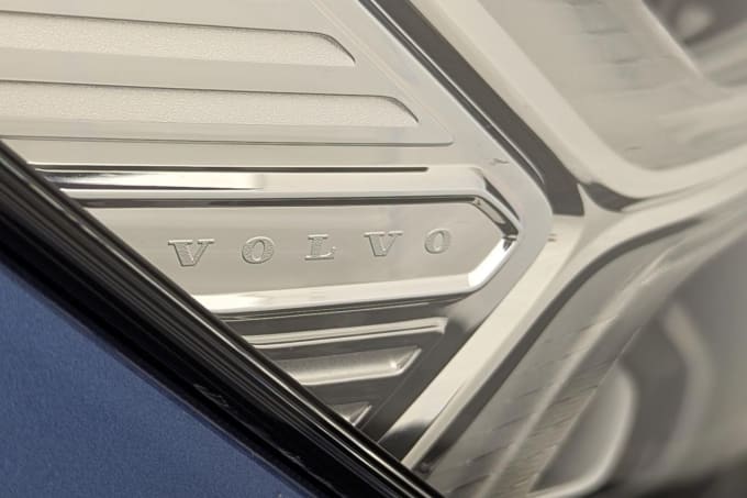 2025 Volvo Xc40