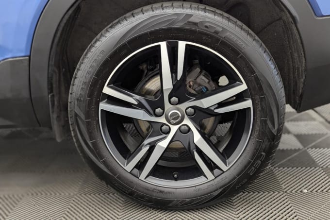 2025 Volvo Xc40