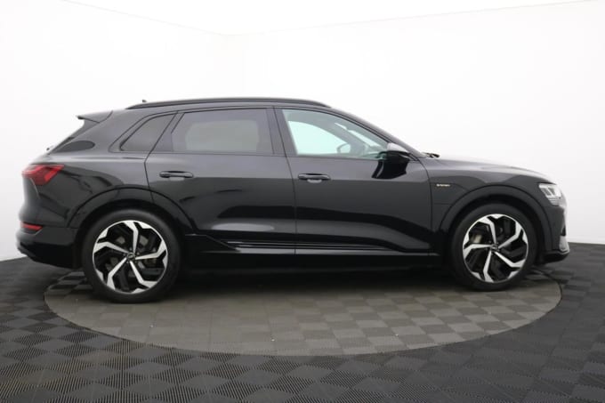 2025 Audi E-tron