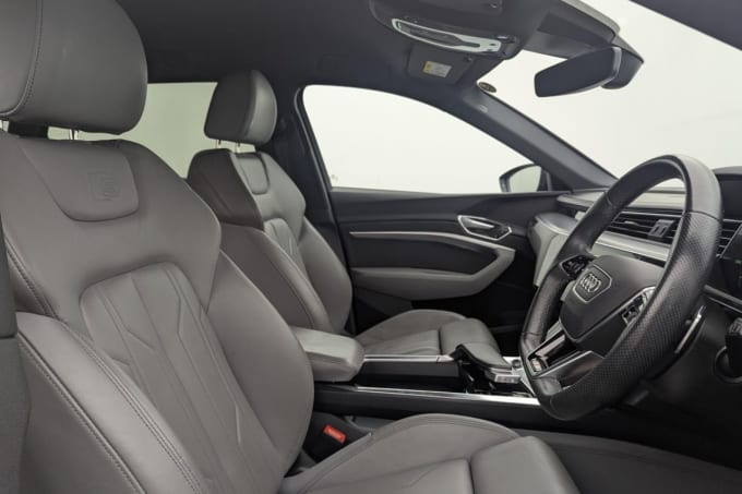 2025 Audi E-tron