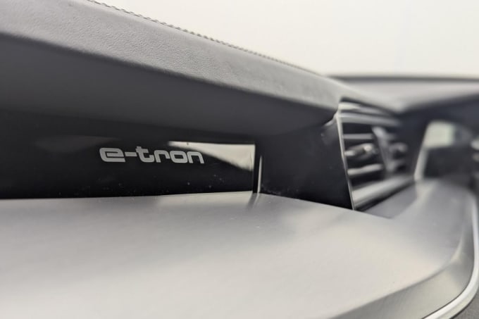 2025 Audi E-tron