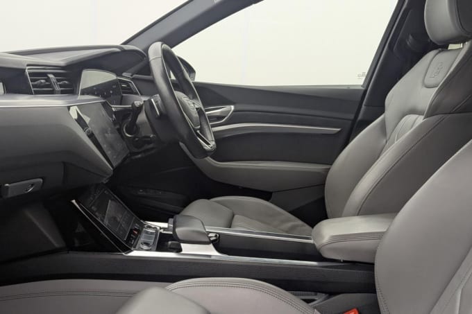 2025 Audi E-tron