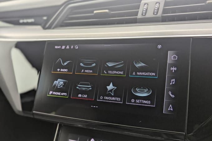 2025 Audi E-tron