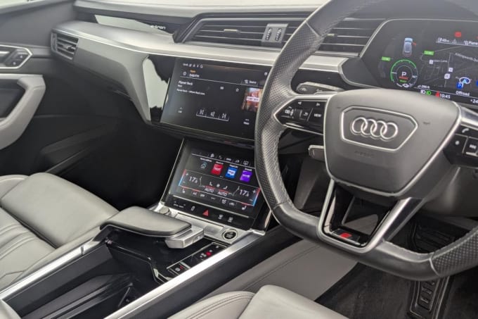 2025 Audi E-tron