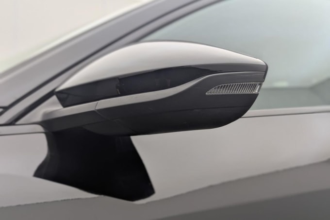 2025 Audi E-tron