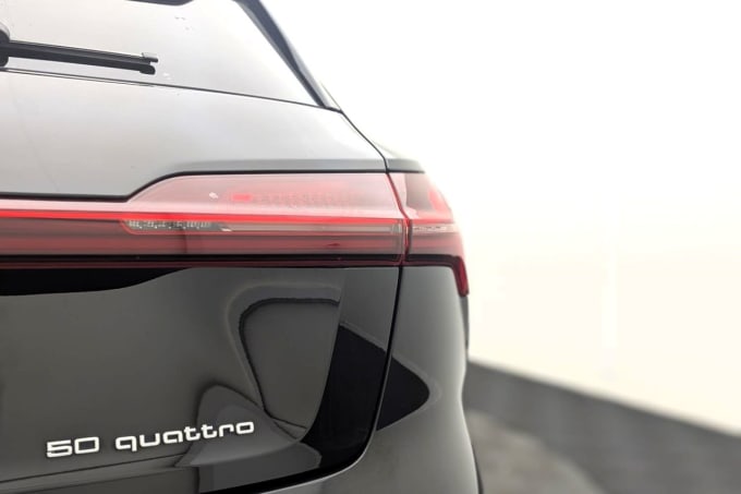 2025 Audi E-tron